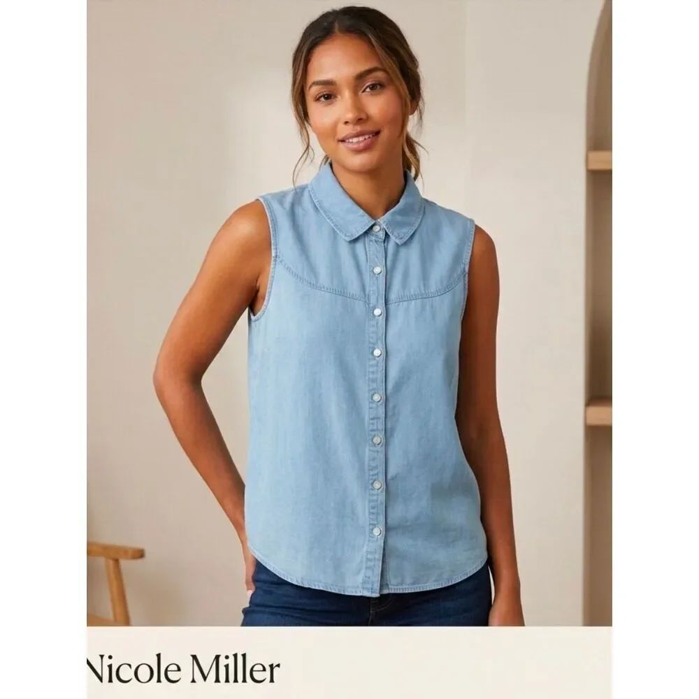 Nicole Miller Light Blue Sleeveless Denim Button-Down Top - Size M